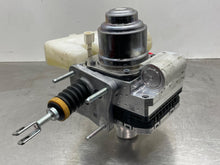 Load image into Gallery viewer, ABS Pump  MAVERICK PICKUP 2023 - NW564688

