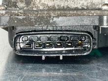 Load image into Gallery viewer, THROTTLE BODY Volvo S60 XC70 V70 2008 08 2009 09 2010 10 2011 11 - NW570734
