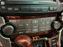 Load image into Gallery viewer, Temperature Controls  HIGHLANDER 2011 - NW572838

