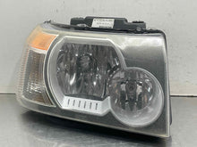 Load image into Gallery viewer, HEADLIGHT LAMP ASSEMBLY Land Rover LR2 08 09 10 Right - NW599204
