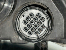 Load image into Gallery viewer, HEADLIGHT LAMP ASSEMBLY Land Rover LR2 08 09 10 Right - NW599204
