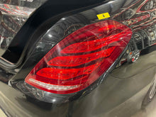 Load image into Gallery viewer, [INVENTORYCAR_YEAR_MAKE_MODEL] TAIL LIGHT LAMP ASSEMBLY Right - NW608442
