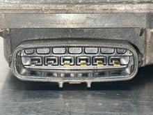 Load image into Gallery viewer, THROTTLE BODY Land Cruiser 4 Runner Sequoia 2005 05 2006 06 2007 07 08 09 - NW576893
