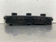 Load image into Gallery viewer, Temperature Controls Honda HR-V 2023 - NW577223
