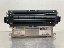 Load image into Gallery viewer, CD PLAYER RADIO BMW 325ci 325i 330ci 330i 330xi 2006 06 - NW630116
