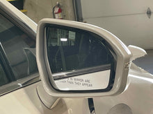 Load image into Gallery viewer, Side View Door Mirror Lincoln MKC 2017 - NW577938
