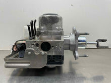 Load image into Gallery viewer, ABS Pump  SILVERADO 1500 PICKUP 2022 - NW632008
