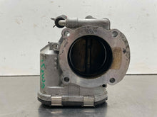 Load image into Gallery viewer, THROTTLE BODY Hyundai Genesis 09 10 11 12 13 14 - NW578268
