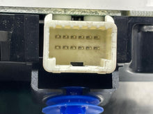 Load image into Gallery viewer, REAR TEMPERATURE CONTROLS Land Rover LR3 LR4 2005-2014 - NW657037
