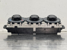 Load image into Gallery viewer, REAR TEMPERATURE CONTROLS Land Rover LR3 LR4 2005-2014 - NW657037
