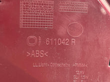 Load image into Gallery viewer, [INVENTORYCAR_YEAR_MAKE_MODEL] TAIL LIGHT LAMP ASSEMBLY Right - NW580188
