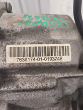 Load image into Gallery viewer, TRANSFER CASE BMW 528i 2012 12 - NW658961

