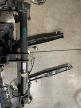 Load image into Gallery viewer, CARRIER ASSEMBLY Vanden Pl XF XFR XJ XJL XJR XK XKR 2010-2014 - NW46660
