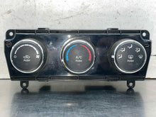 Load image into Gallery viewer, Temperature Controls Jeep Wrangler 2015 - NW685427
