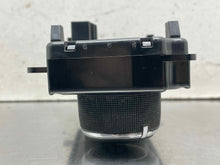 Load image into Gallery viewer, Temperature Controls Jeep Wrangler 2015 - NW685427
