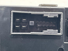 Load image into Gallery viewer, TEMPERATURE CONTROLS Mercedes-Benz C230 C280 C350 C55 2006 06 - NW696127
