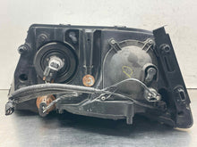 Load image into Gallery viewer, Headlight Lamp Assembly Lincoln Aviator 2004 - NW700913
