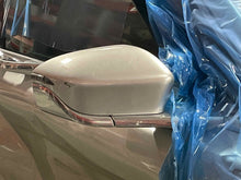 Load image into Gallery viewer, Side View Door Mirror  LINCOLN CONTINENTAL 2018 - NW585404
