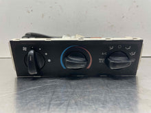 Load image into Gallery viewer, Temperature Controls Ford Mustang 2001 - NW586818
