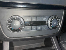 Load image into Gallery viewer, FRONT TEMPERATURE CONTROLS Gl350 Gl450 Gl550 GL63 AMG GLE300d 14-17 - NW587766
