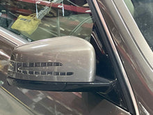Load image into Gallery viewer, SIDE VIEW DOOR MIRROR E250D E300 E350 E400 E550 E63 11-14 Right - NW589168

