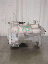 Load image into Gallery viewer, TRANSFER CASE 2015 15 2016 16 2017 17 2018 18 2019 19 - NW589602
