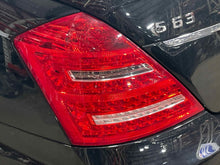 Load image into Gallery viewer, [INVENTORYCAR_YEAR_MAKE_MODEL] TAIL LIGHT LAMP ASSEMBLY Left - NW589605
