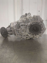Load image into Gallery viewer, TRANSFER CASE Kia Telluride 20 21 22 23 24 - NW589242
