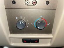 Load image into Gallery viewer, Temperature Controls Lincoln Navigator 2014 - NW591838
