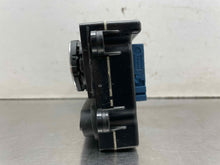 Load image into Gallery viewer, DASH MOUNTED TEMPERATURE CONTROLS Expedition 07 08 09 10 11 - NW593818
