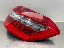 Load image into Gallery viewer, OUTER TAIL LIGHT LAMP E300 E350 E400 E550 E63 10 11 12 13 Right - NW594972
