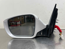 Load image into Gallery viewer, Side View Door Mirror Hyundai Equus 2015 - NW595584
