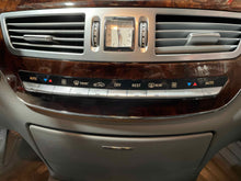 Load image into Gallery viewer, FRONT TEMPERATURE CONTROLS S400 S450 Cdn S550 S600 S63 S65 07-11 - NW596556
