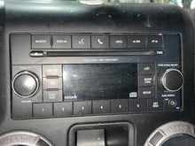 Load image into Gallery viewer, Radio Jeep Wrangler 2015 - NW596483
