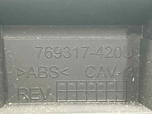 Load image into Gallery viewer, Speedometer Cluster Buick Verano 2017 - NW598095
