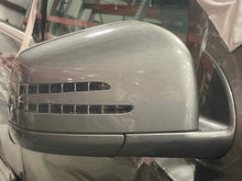 Load image into Gallery viewer, SIDE VIEW DOOR MIRROR Gl350 Gl450 Gl550 ML350 ML450 ML550 11-12 Right - NW598698
