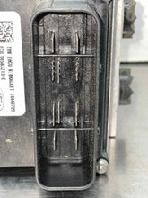 Load image into Gallery viewer, ABS Pump  FORD F350SD PICKUP 2005 - NW599618

