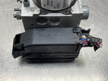 Load image into Gallery viewer, ABS ANTI-LOCK BRAKE PUMP Toyota Tundra 2010 10 2011 11 - NW602285
