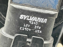 Load image into Gallery viewer, Fog Light Sierra 1500 2500 3500 Pickup 2003 03 2004 04 Right - NW602471
