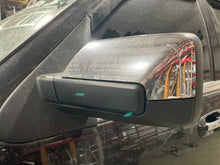 Load image into Gallery viewer, Side View Door Mirror Lincoln Navigator 2017 - NW602857
