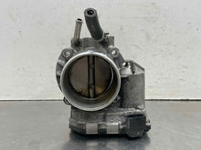 Load image into Gallery viewer, Throttle Body Hyundai Santa Fe 2016 - NW604662
