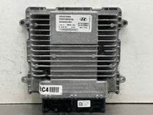 Load image into Gallery viewer, ECU ECM COMPUTER Santa Fe 2013 13 2014 14 2015 15 2016 16 - NW604357
