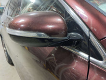 Load image into Gallery viewer, SIDE VIEW DOOR MIRROR Kia Sorento 16 17 18 19 20 Right - NW607054
