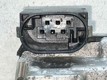 Load image into Gallery viewer, THROTTLE BODY Cayman Panamera Cayenne 2007 07 08 09 10 11 12 13 14 - NW606734
