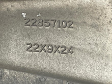 Load image into Gallery viewer, Wheel Rim  SUBURBAN 1500 2018 - NW609392
