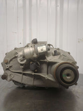 Load image into Gallery viewer, Transfer Case  SUBURBAN 1500 2018 - NW609380
