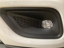 Load image into Gallery viewer, FOG LAMP LIGHT Jeep Cherokee 2019 19 2020 20 - NW609340
