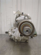 Load image into Gallery viewer, Transfer Case  ENVISION 2020 - NW609725
