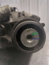 Load image into Gallery viewer, Transfer Case  SILVERADO 1500 PICKUP 2017 - NW609858
