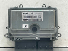 Load image into Gallery viewer, ECU ECM COMPUTER Volvo C30 V40 V70 2006 06 2007 07 08 - NW609779
